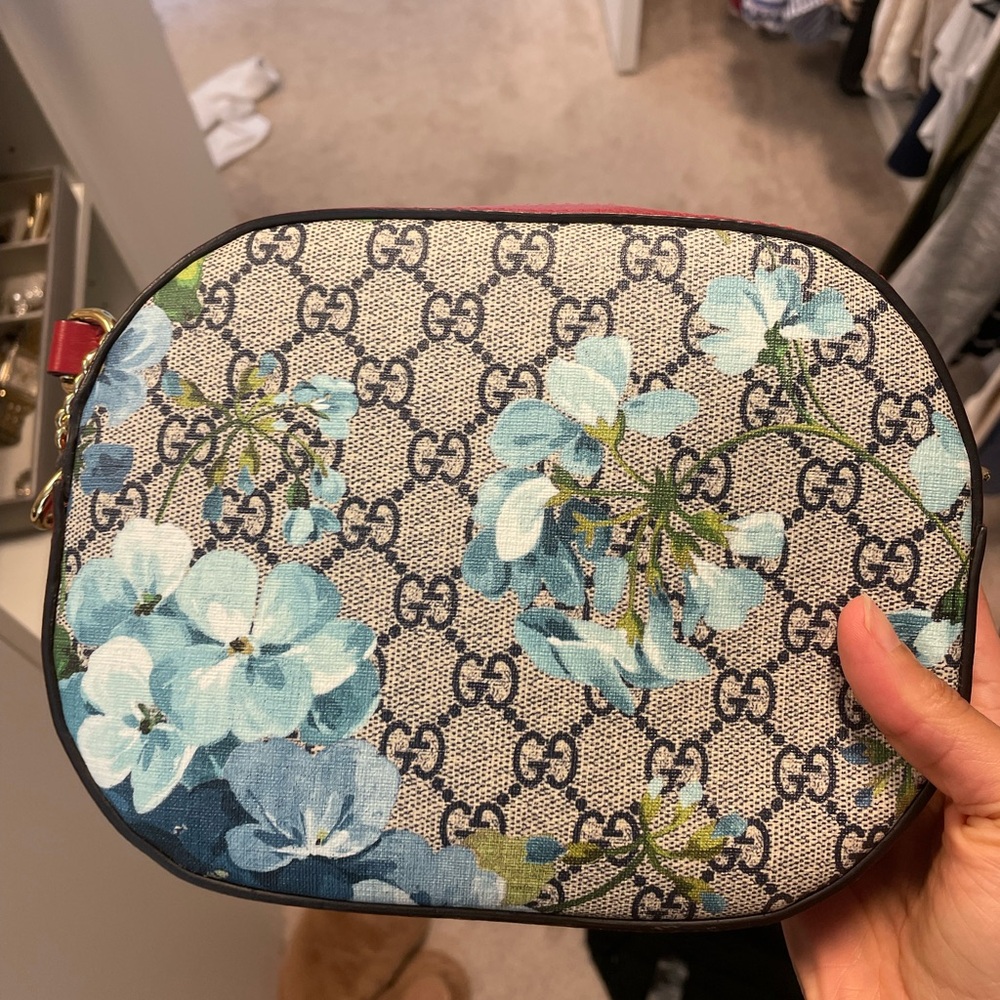 Gucci GG supreme monogram blooms mini chain shoulder bag